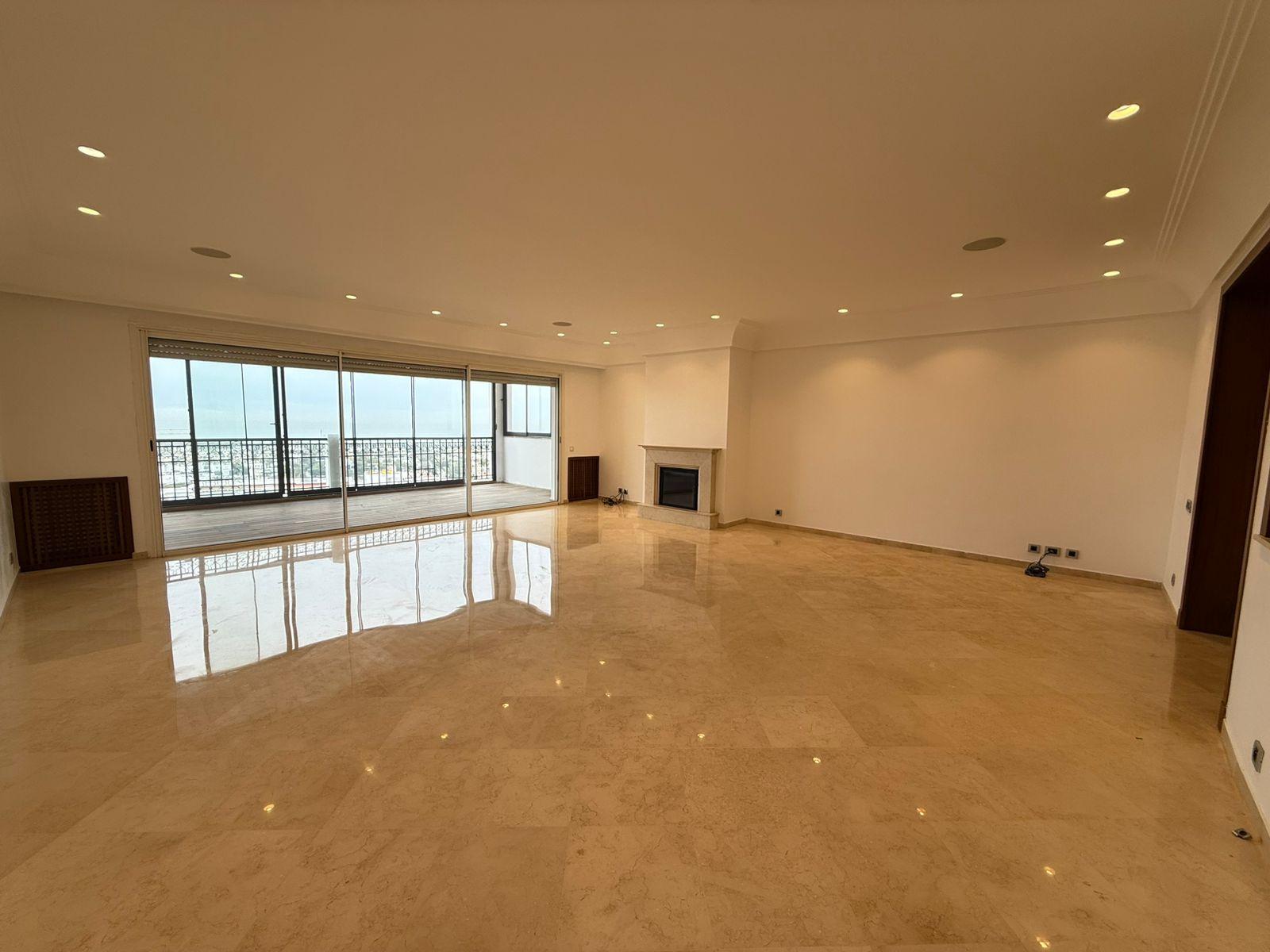 Ain Diab/Appartement rénové 250m² - Vue mer