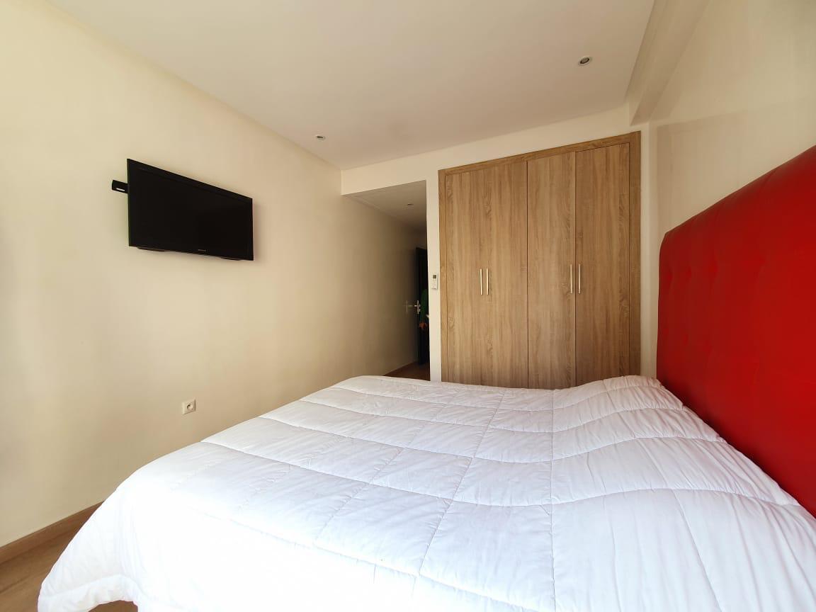 Triangle d'Or/Appartement vide 200m² - 3 ch.