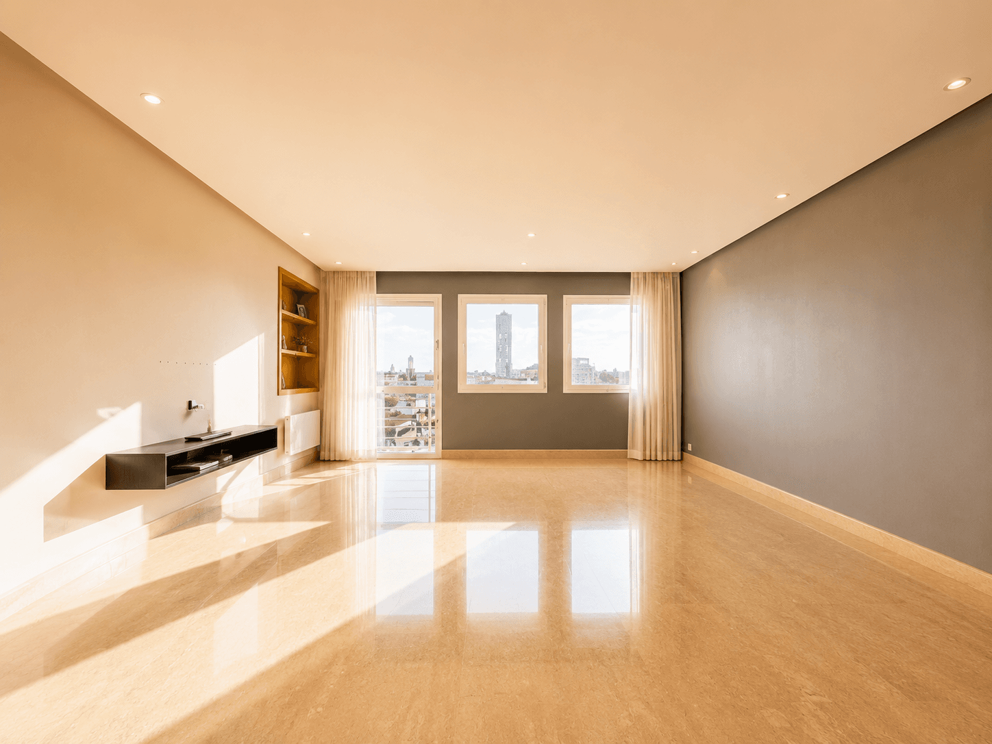 Triangle d'Or/Appartement vide 200m² - 3 ch.